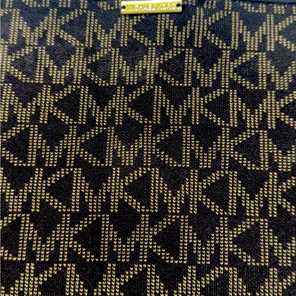 Brand new, pencil skirt from MK Michael Kors.